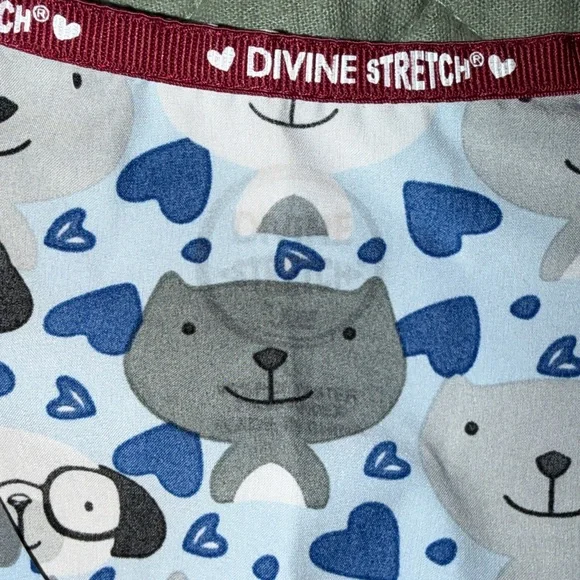 Colorful Patterned Scrub Tops - Bundle Size Large - Picture 3 of 12